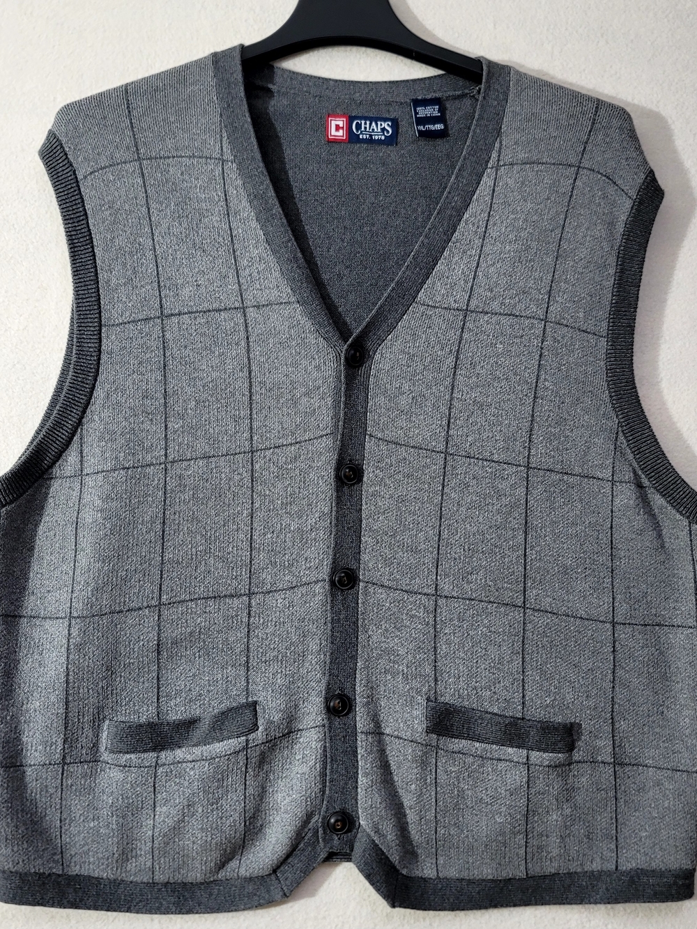 Chaps Men’s Grey Windowpane Knit Vest